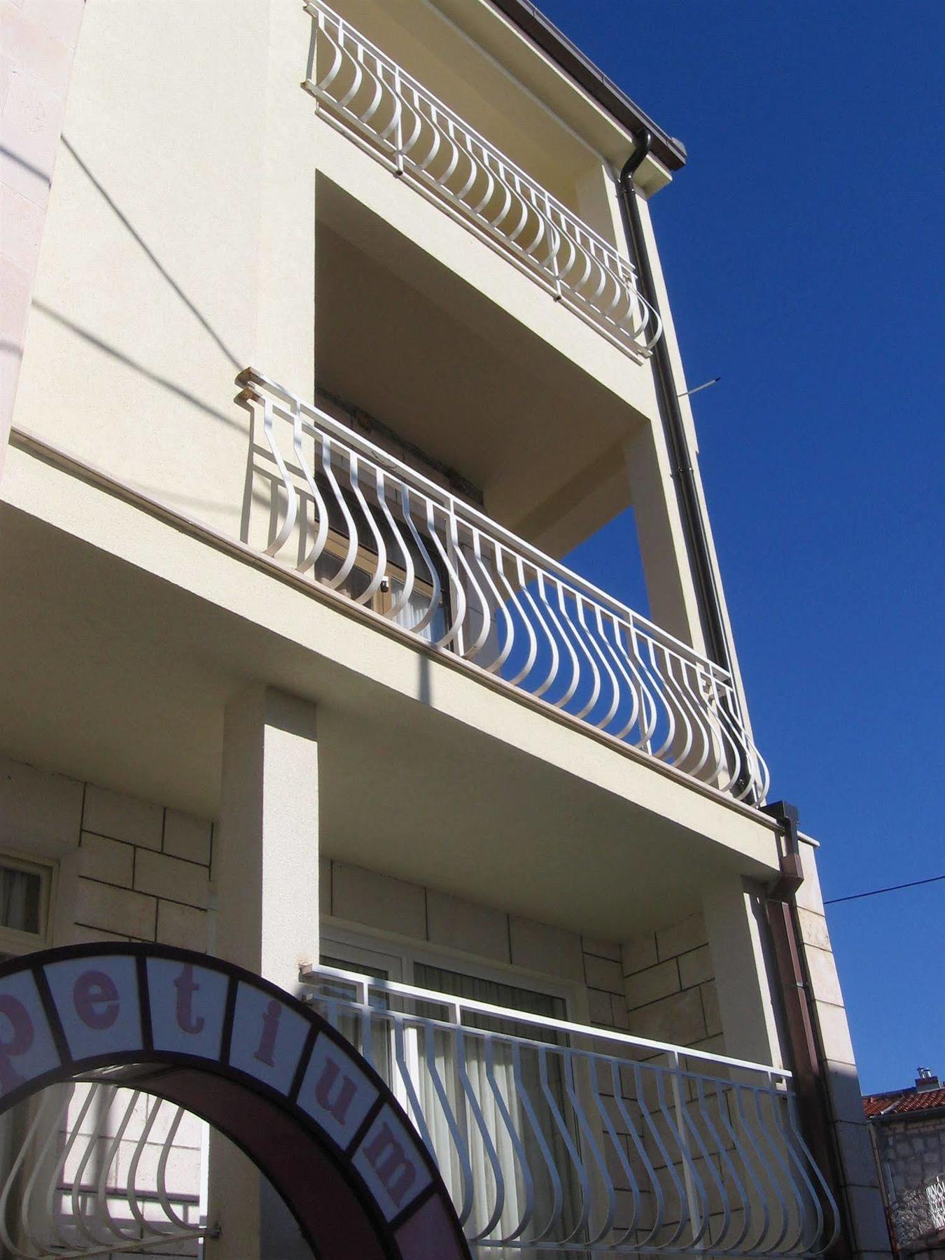 Pansion Epetium Ξενοδοχείο Stobreč Εξωτερικό φωτογραφία